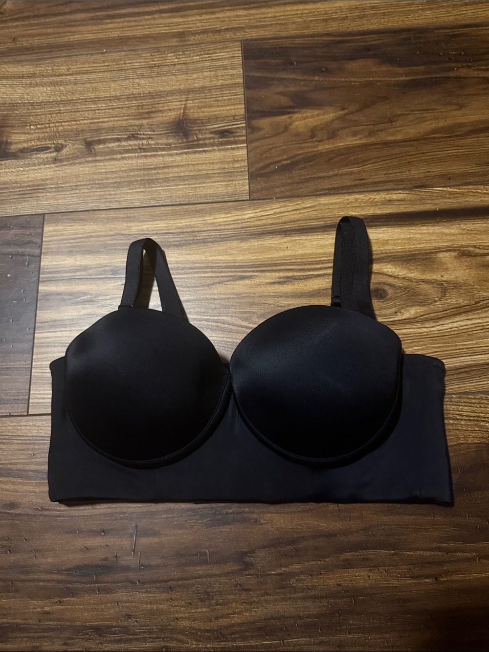 Strapless contouring bra